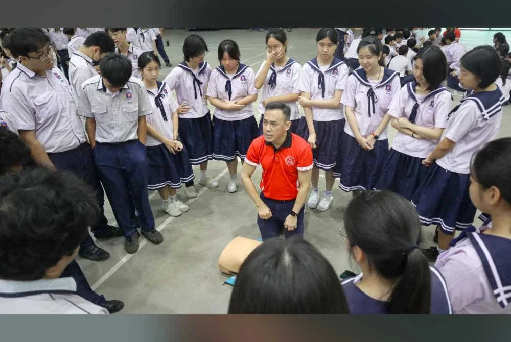 Jelajah latihan CPR membabitkan sekolah di seluruh negara itu berakhir di Sekolah Menengah Shen Jai, Ipoh pada Isnin dengan penyertaan seramai 211 pelajar dalam sesi terakhir.