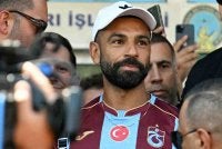 Mohamed Salah tiba di Lapangan Terbang Ataturk Istanbul bagi melengkapkan perpindahannya ke kelab bola sepak Turkiye, Trabzonspor pada 5 Ogos 2026. Foto AFP