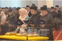 Antara ADUN yang mengangkat sumpah jawatan sebagai Ahli Majlis Mesyuarat Kerajaan Negeri (Exco) Negeri Sembilan di hadapan Yang di-Pertuan Besar Negeri Sembilan, Tuanku Muhriz Tuanku Munawir di Istana Besar Seri Menanti pada Jumaat.
