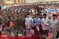 Anwar pada Program Semarak Kenegaraan di Dewan Serbaguna Kem Terendak pada Jumaat. 