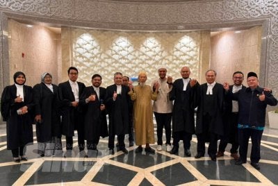 Barisan peguam yang mewakili Yayasan Kubra hadir ke Mahkamah Rayuan Putrajaya pada Jumaat.