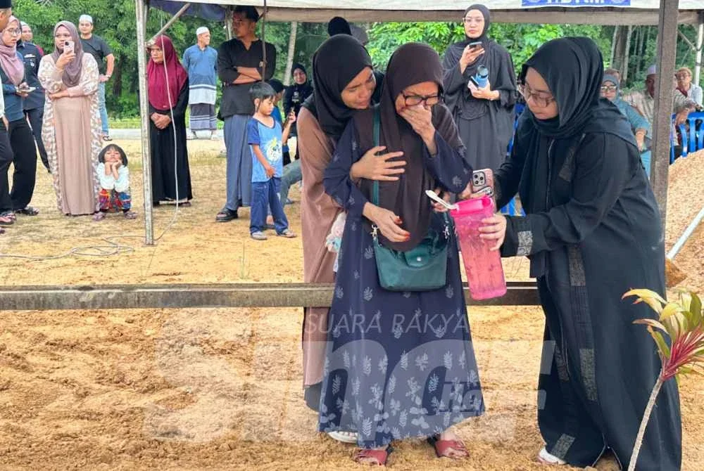 Ibu dan adik-beradik bersedih mengiringi pemergian Mohamad Nur Hafiz.