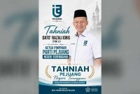Poster tular sejak Jumaat mendakwa Razali menyertai Pejuang.