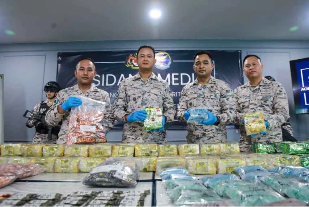 Antara kejayaan Maritim Malaysia merampas dadah disyaki syabu di perairan negara. Foto: Maritim Malaysia