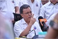 Mohd Shafie ketika sidang akhbar selepas mempengerusikan Mesyuarat Majlis Tertinggi Warisan di Kota Kinabalu.