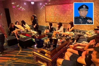 Antara GRO yang diberkas menerusi serbuan di 12 buah pusat hiburan di seluruh Johor. Gambar kecil AB Rahaman Arsad