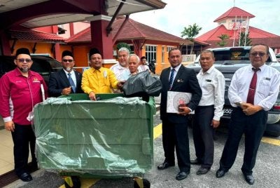 Sebanyak 487 naskhah al-Quran lusuh dari sekolah menengah di daerah ini dikumpulkan untuk dimurnikan dan dilupuskan mengikut kaedah yang sepatutnya bagi memastikan kesucian kitab suci itu terus terpelihara.