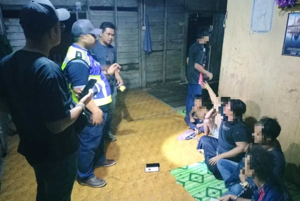 Dalam operasi tersebut, seramai 33 individu telah diperiksa terdiri daripada enam warga tempatan dan 27 warga asing.