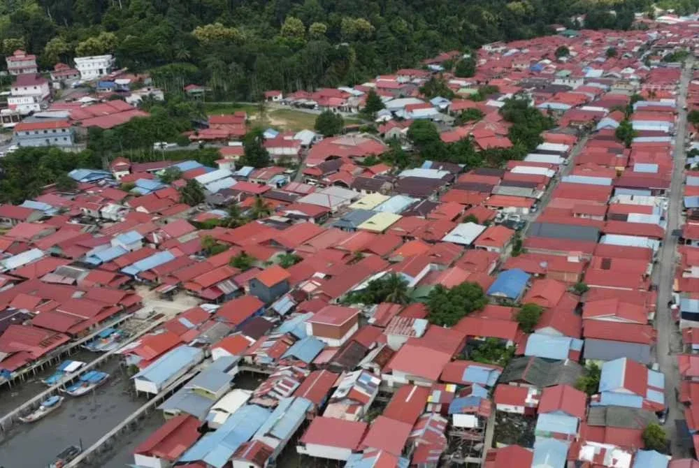 Isu tanah di Bukit Malut kini menjadi semakin rumit apabila penempatan berkenaan berkembang di kawasan yang melibatkan tanah beberapa agensi.