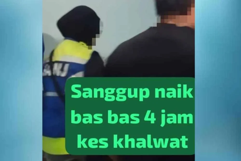 Penguat kuasa JAINJ menjalankan pemeriksaan di sebuah hotel di Kluang pada petang Ahad.- Foto JAINJ
