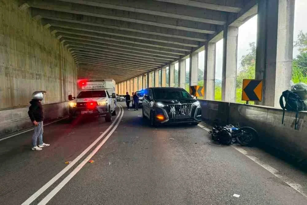 Siasatan awal mendapati kemalangan berlaku ketika MPV dipandu lelaki berusia 52 tahun dari arah Simpang Pulai menghala ke Cameron Highlands.