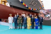 Tetamu kenamaan VVIP dan VIP bergambar bersama kapal ketiga LMSB2 TLDM, Tunku Osman Jewa.