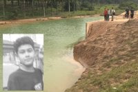 Mohammad Haikal Ramzi (gambar kecil) ditemukan lemas bersama rakannya di ampangan Jalan Murai 2, Taman Scientex Pasir Gudang pada pagi Isnin.