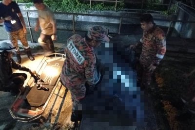 Mayat mangsa dijumpai pada jam 4 pagi, Isnin selepas pencarian hampir sembilan jam. Foto: JBPM Selangor