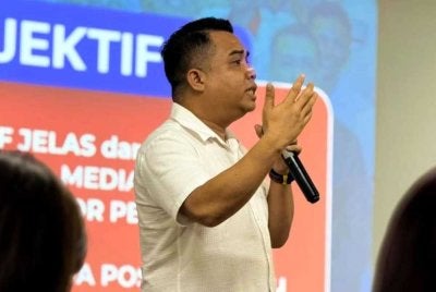 Azam berkata, analisis politik yang dibuat PN bahawa gabungan itu berpotensi merampas enam kerusi DUN PH tidak boleh dijadikan ukuran mutlak.