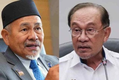 Anwar (kanan) dan Tuan Ibrahim.