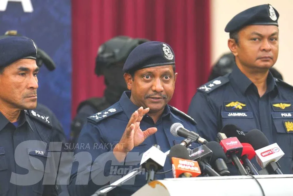 Hussein pada sidang media di Ibu Pejabat Polis Kontinjen Selangor pada Selasa. Foto Sinar Harian - MOHD HALIM ABDUL WAHID