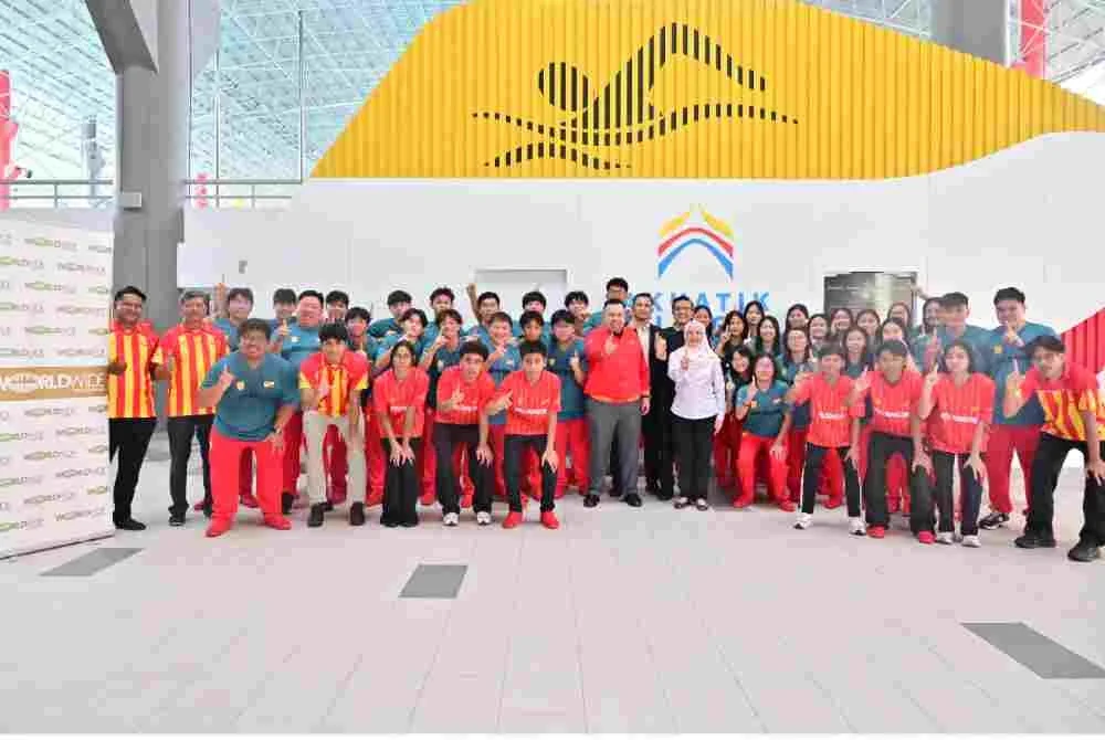 Worldwide jadi bapa angkat kepada skuad Akuatik Selangor.