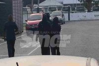 Tertuduh juvana berkenaan tidak dibawa ke Mahkamah Majistret Telok Datok ketika sebutan kes berkenaan pada Selasa.