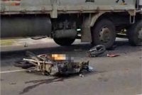 Seorang lelaki maut selepas motosikal yang ditunggangnya hilang kawalan dan bertembung dengan sebuah lori di Jalan Timur, Tawau.