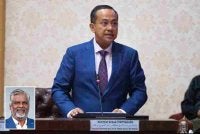 Kepimpinan Dr Ahmad Samsuri boleh dilihat mempunyai satu ciri yang penting dalam pentadbiran moden, iaitu kesediaan menggunakan institusi dan data sebagai sebahagian daripada proses membuat serta menilai dasar. Gambar kecil: Baharom 