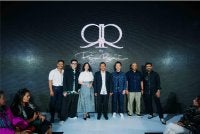 Dari kiri, Ruzaini; Andrew Tan; Ketua Pegawai Kewangan Suria KLCC, Penny Chua; Mohd Salem; Francis; Pengurus Besar Suria KLCC, Ameer Thajudeen dan Rizman pada pertunjukan pembukaan KLFW 2026 baru-baru ini.