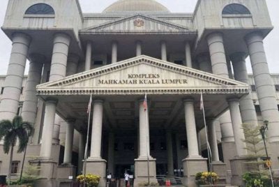 Bekas pemandu dihukum penjara tujuh bulan selepas mengaku bersalah mengugut bekas majikan yang juga hakim Mahkamah Tinggi serta mengambil dadah.