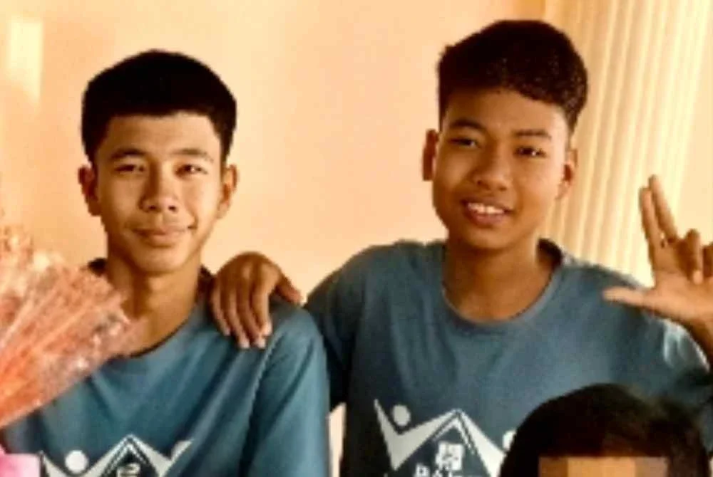 Luth Naiman (kanan) telah ditemukan manakala rakannya, Mohd Rayyan (kiri) masih lagi hilang. Foto ihsan pembaca