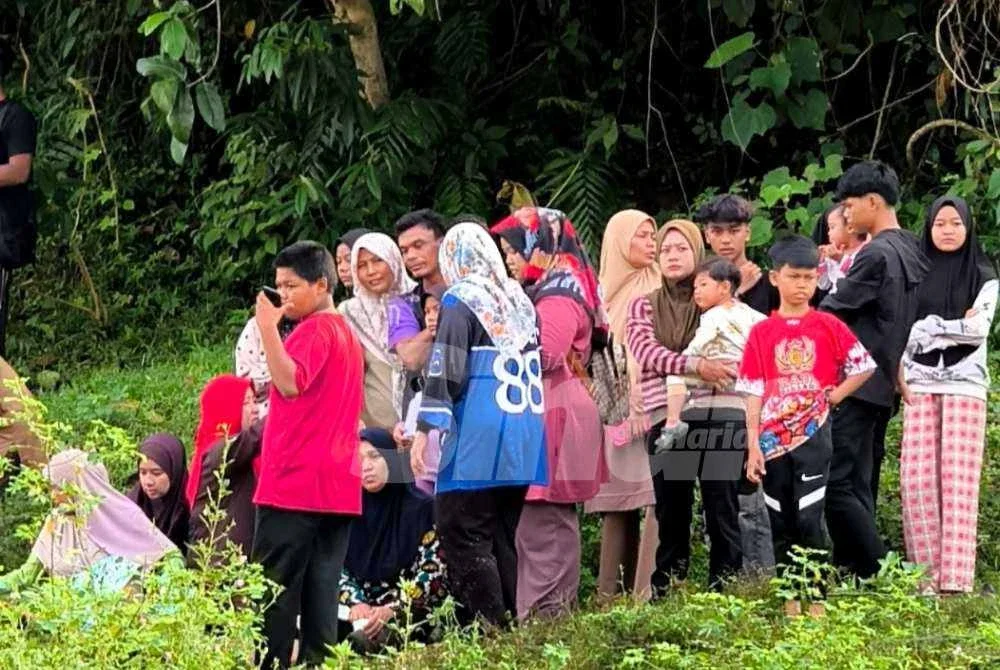 Ahli keluarga turut sama berkampung di lokasi kejadian.
Foto:SINAR HARIAN/HAZELEN LIANA KAMARUDIN