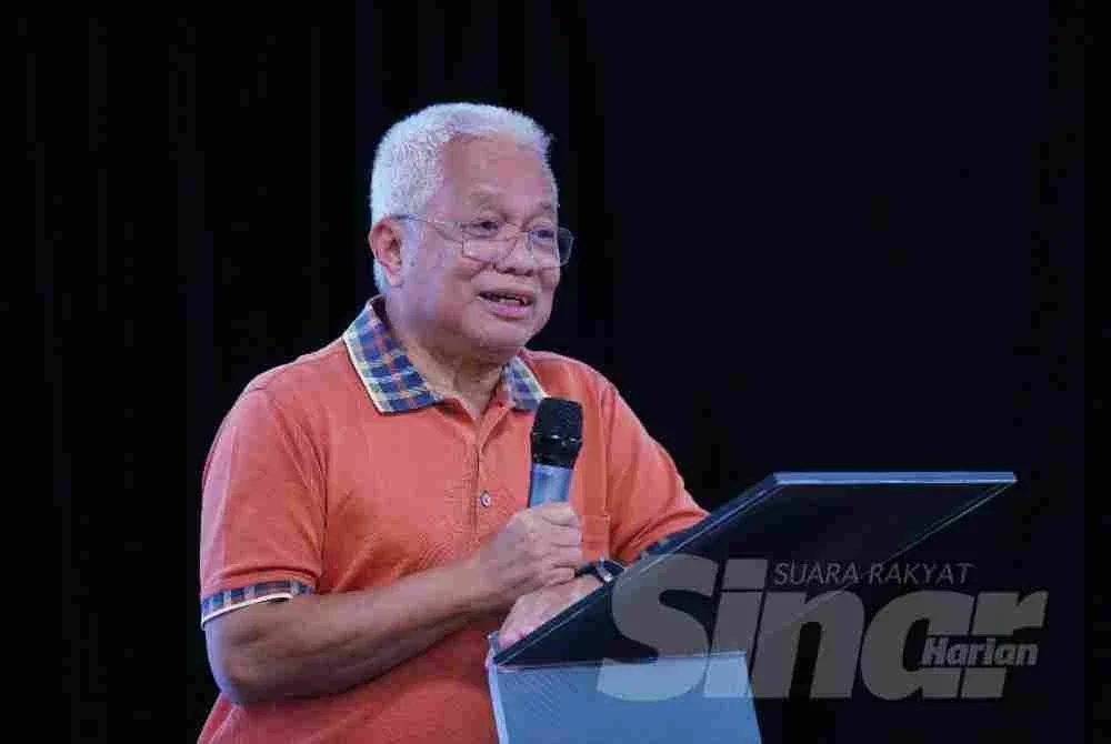 Hussamuddin menyampaikan ucapan dan pesanan kepada waris Allahyarham Abdul Rahman. FOTO SINAR HARIAN/ MOHD HALIM ABDUL WAHID.