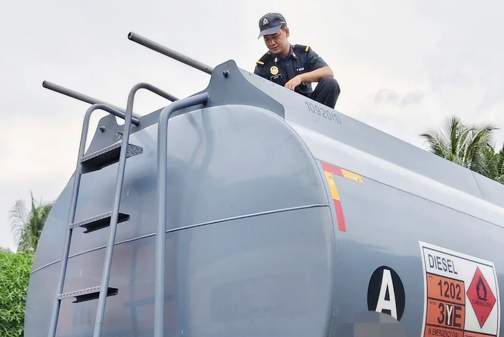 KPDN mengesyaki diesel berkenaan berkemungkinan dibawa keluar menggunakan kenderaan darat seperti lori atau dijual semula kepada bot yang tidak layak.