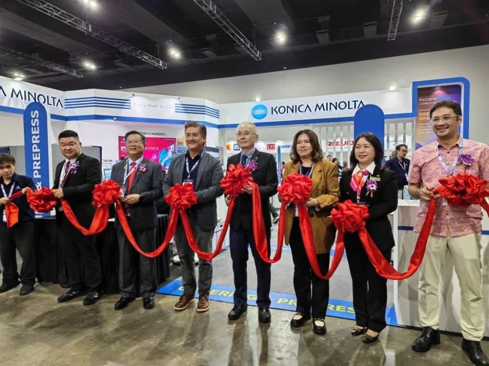 Ka Siong turut merasmikan reruai pameran pempamer.