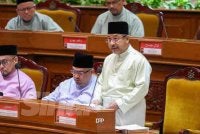 Mohd Nassuruddin (kanan) yang menjawab soalan pada Sidang DUN Kelantan.
FOTO SINAR HARIAN - ADILA SHARINNI WAHID
