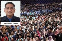 Di Malaysia, lebih 1.6 juta penjawat awam memikul amanah besar sebagai jentera yang memastikan setiap agenda kerajaan diterjemahkan agar memberi manfaat kepada masyarakat. Gambar hiasan 