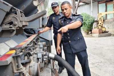 KPDN Perak berjaya membongkar kegiatan penyelewengan minyak diesel bersubsidi nelayan membabitkan rampasan keseluruhan bernilai RM599,058.