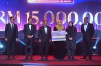 Pengasas Minah Satay, Norminah Syafrial dinobatkan sebagai penerima Anugerah Utama Usahawan Mikro Negeri Selangor, membawa pulang trofi serta hadiah keseluruhan bernilai RM20,000, iaitu RM5,000 wang tunai dan RM15,000 Dana Usahawan Madani Selangor.