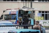 Mangsa dibawa ke Pusat Perubatan Universiti Malaya untuk bedah siasat selepas kejadian tikam di sekolah menengah di Bandar Utama pada Oktober tahun lalu.