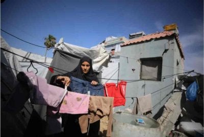 Mona antara ramai wanita di Gaza yang kehilangan suami akibat perang Israel di wilayah itu. Foto Al Jazeera