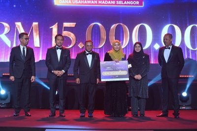 Pengasas Minah Satay, Norminah Syafrial dinobatkan sebagai penerima Anugerah Utama Usahawan Mikro Negeri Selangor, membawa pulang trofi serta hadiah keseluruhan bernilai RM20,000, iaitu RM5,000 wang tunai dan RM15,000 Dana Usahawan Madani Selangor.