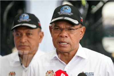 Saifuddin pada sidang akhbar Majlis Penerimaan Helikopter AW189 Maritim Malaysia di Stesen Udara Maritim Malaysia Subang di sini pada Khamis.