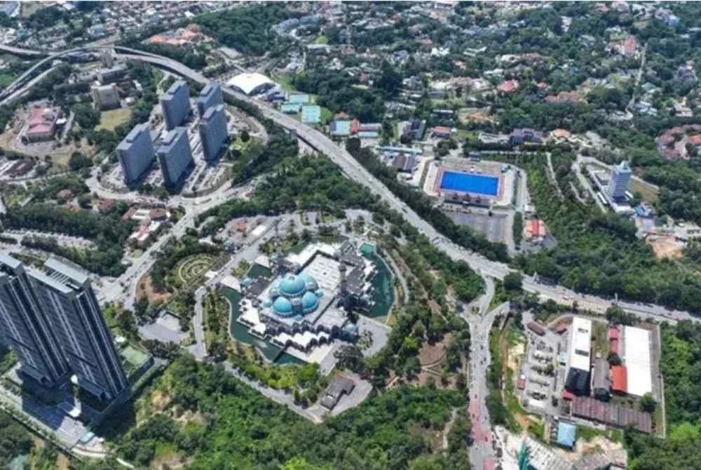 Pertikaian tanah seluas 106.5 hektar di Mukim Batu yang dikenali sebagai Duta Enclave (Jalan Duta) menuju penyelesaian selepas kerajaan mengemukakan tawaran penyelesaian pampasan kepada Semantan Estate (1952) Sdn Bhd di Mahkamah Tinggi pada Jumaat.