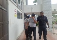 Mohamad Ridzuan dan Khairul Alamin mengaku bersalah di Mahkamah Majistret Kuala Kangsar pada Jumaat atas dua pertuduhan melakukan pemerasan dan menyamar sebagai penjawat awam KKM, bulan lalu.