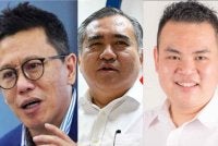 Lian Ker (kiri) Anthony Loke dan Chong Zhemin