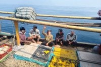 Lima kru warga Indonesia turut ditahan dalam operasi yang dijalankan pada Khamis.