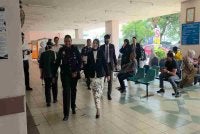 Hakim Raja Noor Adilla dan Majistret Uthman bersama barisan pendakwaan hadir ke Hospital Melaka bagi prosiding terhadap tertuduh pada Jumaat.