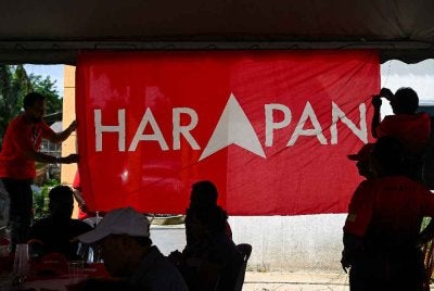 Pengundi Cina kini menyokong PH dalam mod bertahan bukan yakin, manakala pengundi India yang membentuk kira-kira 15 peratus daripada elektorat Negeri Sembilan, menunjukkan kecenderungan untuk menjauh yang jelas. Foto fail Bernama
