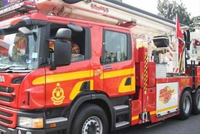 Seorang wanita maut, manakala 5 yang lain termasuk tiga kanak-kanak dan seorang lelaki OKU cedera dalam kemalangan membabitkan sebuah van dan lori di Kilometer 55.1, Lebuhraya Utara-Selatan (PLUS) arah utara, awal pagi tadi.- Gambar hiasan