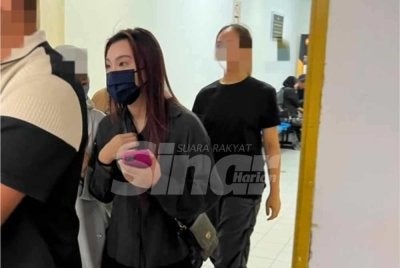 Nicole Soo Lik Yee didakwa di Mahkamah Sesyen Johor Bahru.