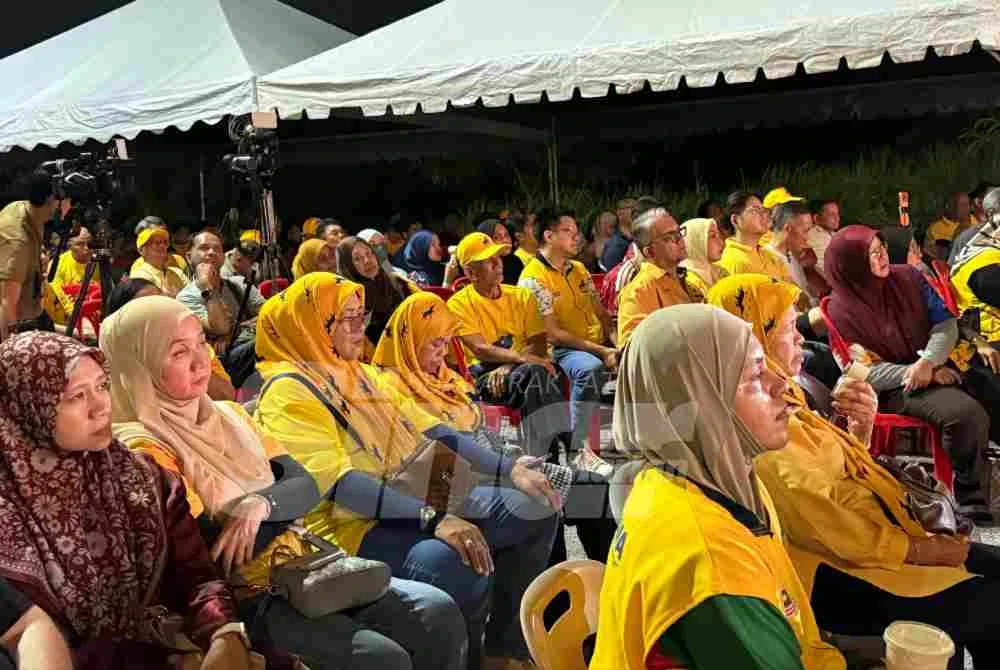 Politik sekarang serabut, macam tengok sinetron – Nik Nazmi Politik sekarang serabut, macam tengok sinetron – Nik Nazmi