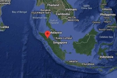 Gempa bumi kuat bermagnitud 6.4 dikesan berlaku di Utara Sumatera, Indonesia pada 6.54 petang tadi.